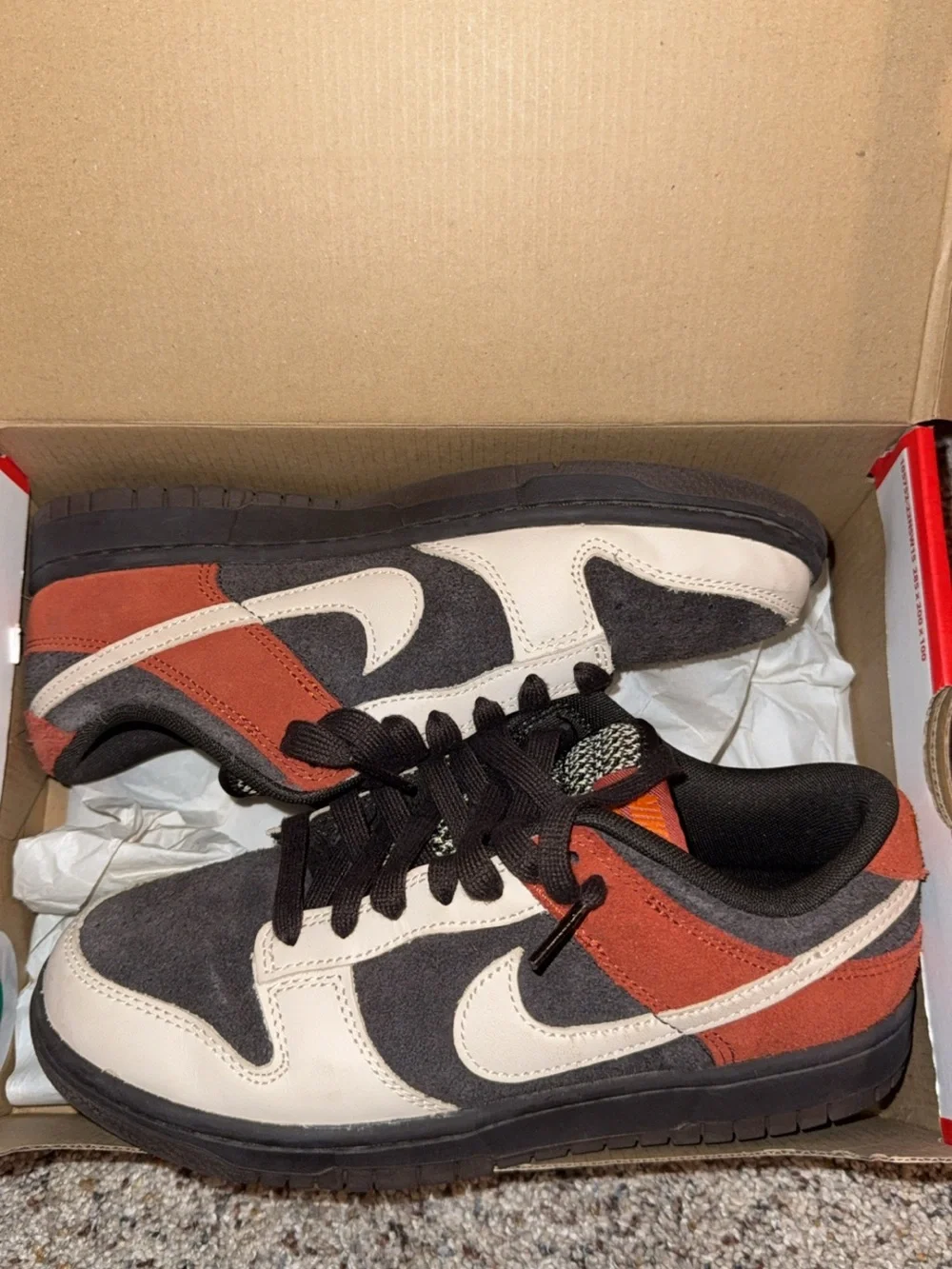 Nike Men’s Low-Top Sneakers — cream/brown/burnt orange